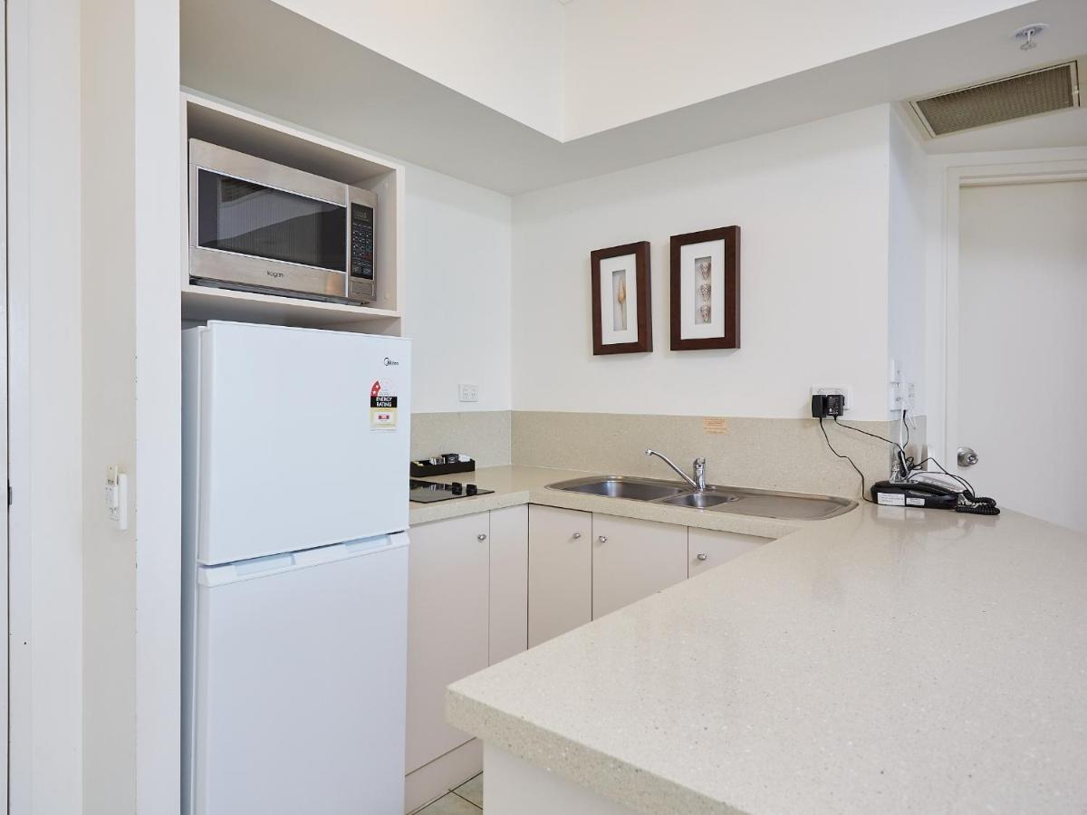 Superior One-Bedroom Apartment with Ocean View